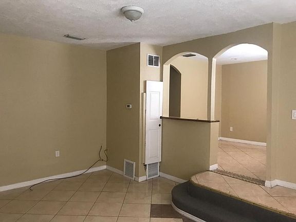 5th image of 3914 SE 17th Ave #A
