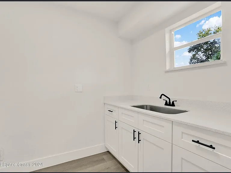 1004 Jersey St — Photo 16