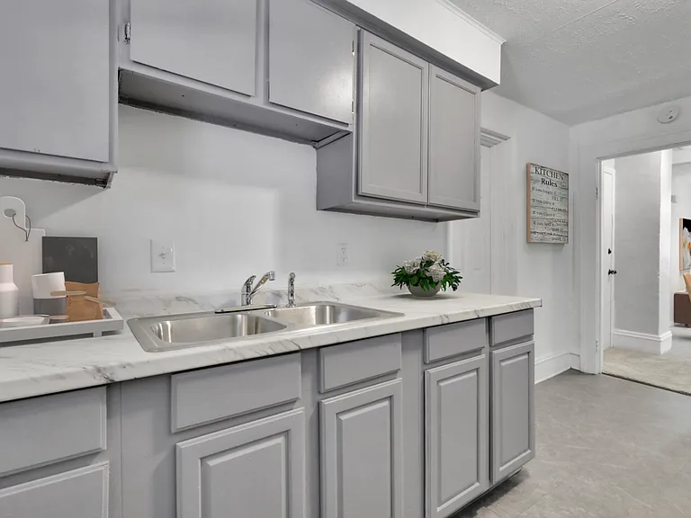 820 N Pennsylvania Ave #4 — Photo 4