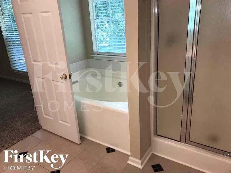 4172 Evian Way — Photo 4
