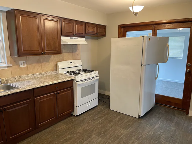 402 Corinthian Ave #A — Photo 2