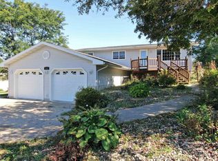 214 E Maple Ct, La Farge, WI 54639