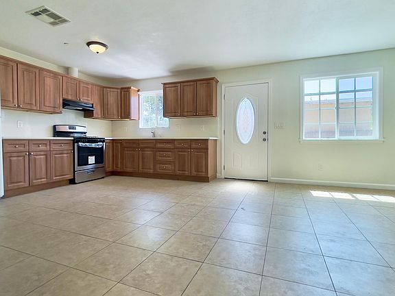 4th image of 7949 N Aura Ave