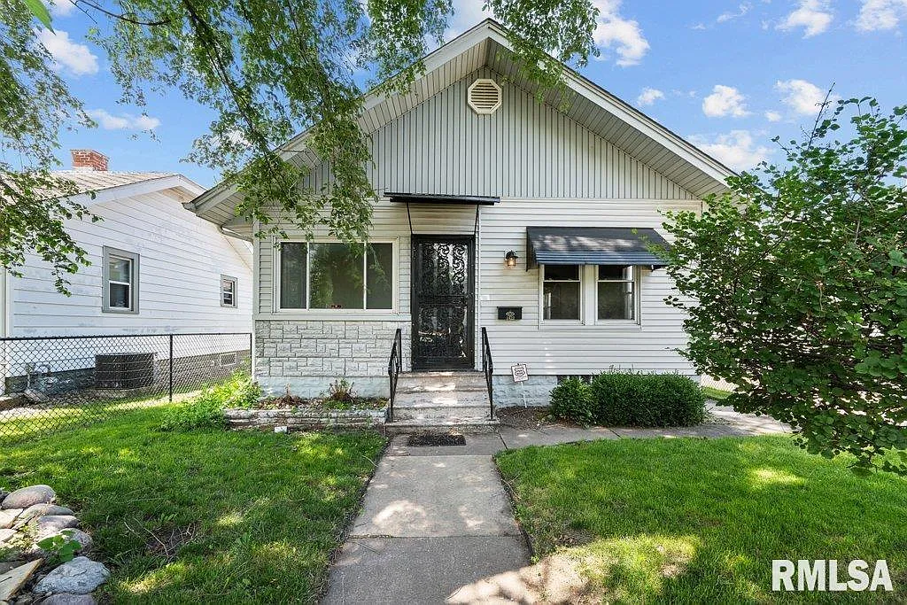 1422 9th St photo 1