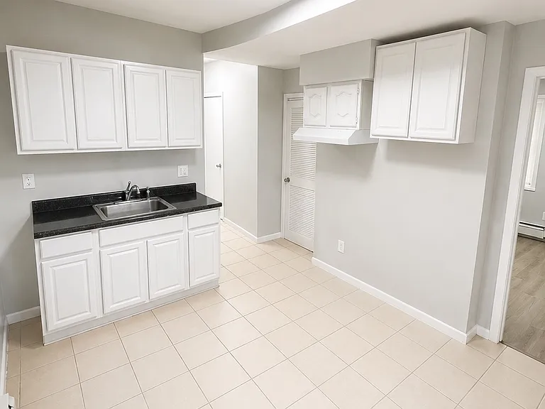 176 Randolph Ave #B — Photo 1