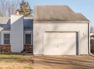 10 Shining Rock Dr, Saint Peters, MO 63376