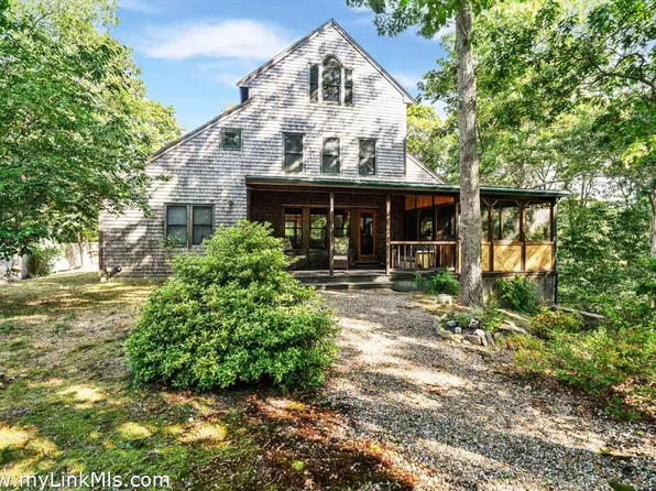 159 Lake St, Tisbury, MA 02568