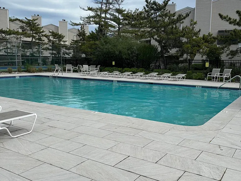 30 Sunset Ave — Photo 11