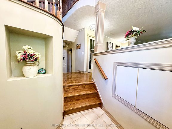 5th image of 2326 Yorktown Cir