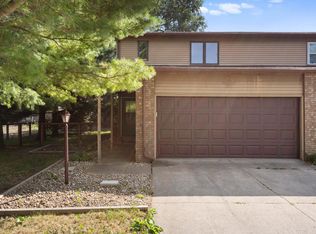 3106 Chatham Dr #A, Urbana, IL 61802