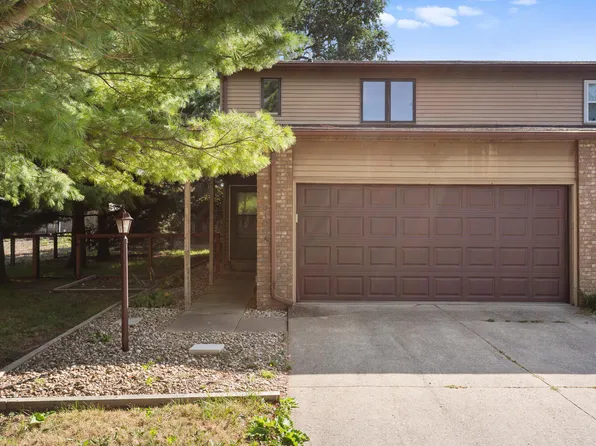 3106 Chatham Dr #A, Urbana, IL 61802