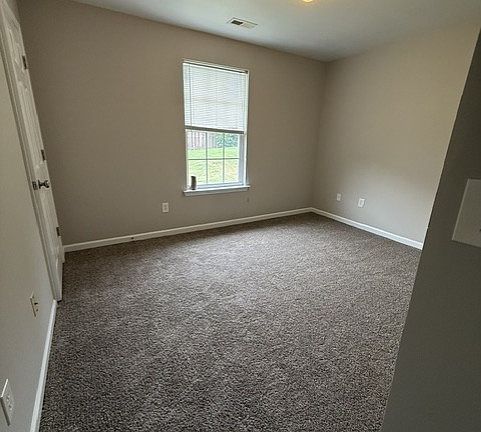 4th image of 305 Cool Embers Ln