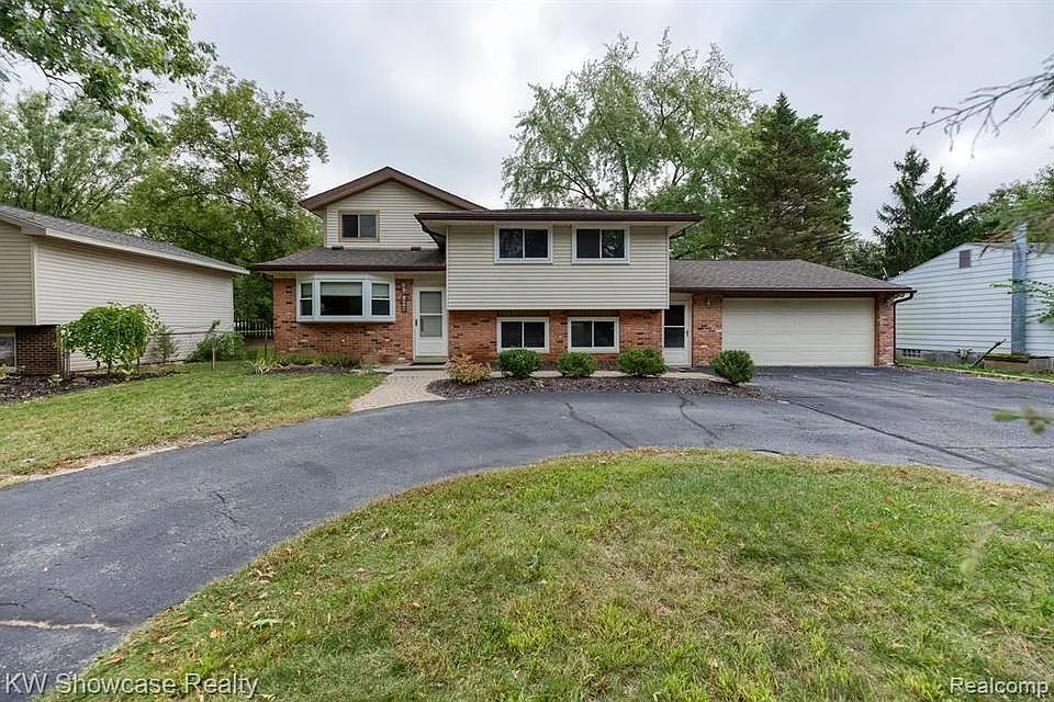 2260 Benstein Rd
