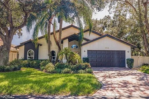 720 White Sand Dr NE Photo 1