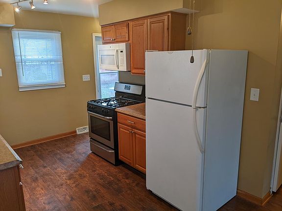 3rd image of 1034 48th St SE