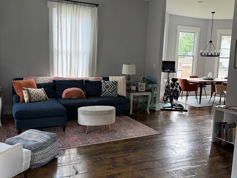 205 Poe St — Photo 20