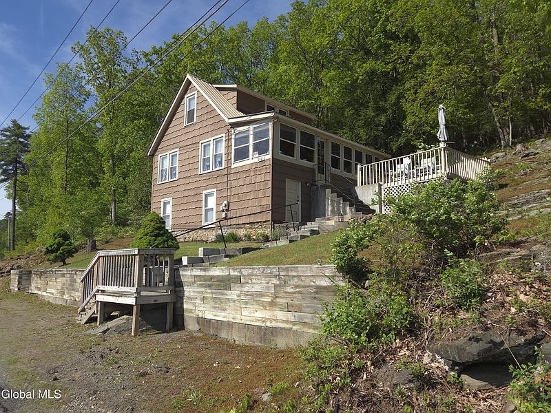 2nd image of 2021 Bay Road
