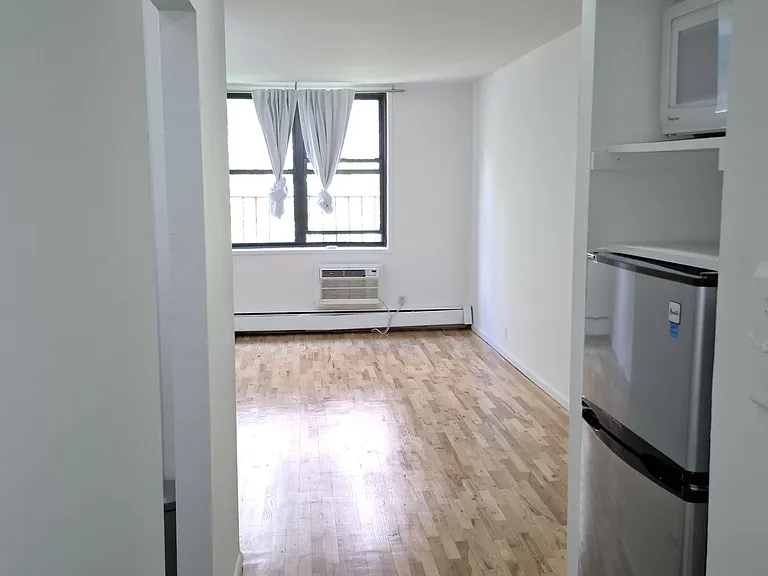 229 E 29th St #5K — Photo 2