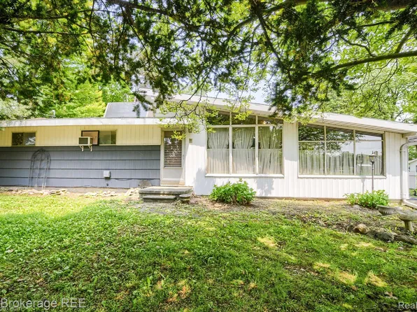 10197 Dar Ln, Goodrich, MI 48438