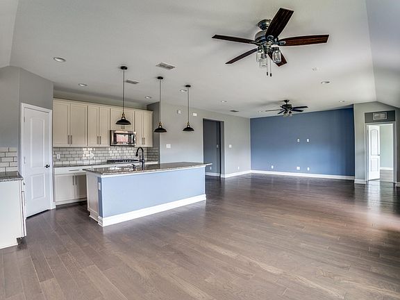5th image of 3404 Glendale Ln