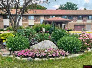 500 W Jackson St APT 103A, Saint Peter, MN 56082