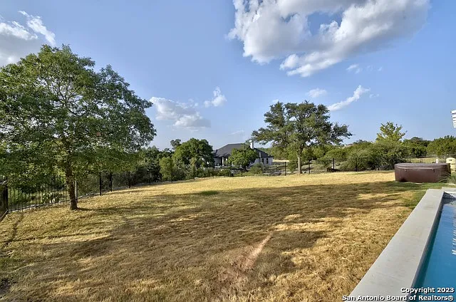 202 Waterstone Pkwy — Photo 40