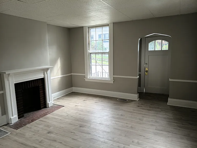 1227 Parkway Ave — Photo 4