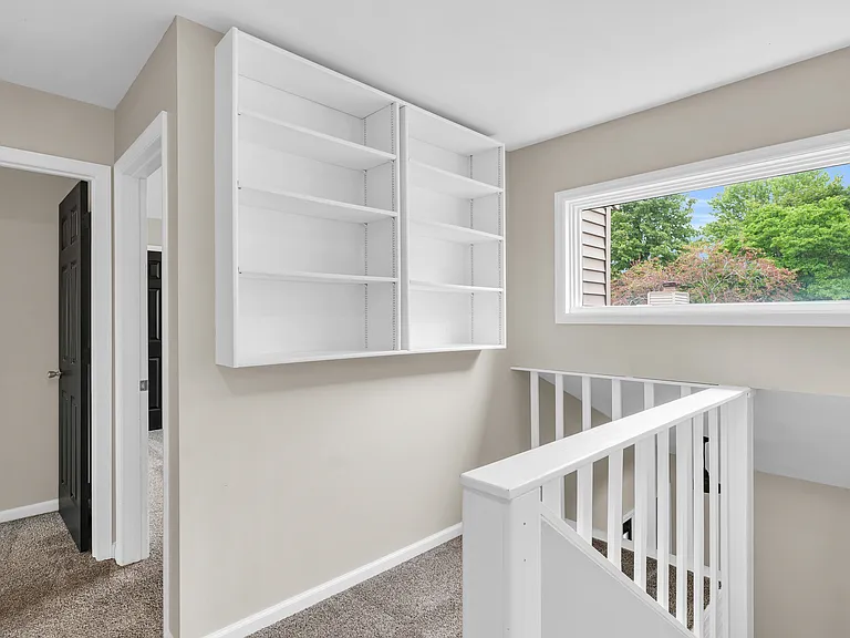 1604B Lyndhurst Dr — Photo 9