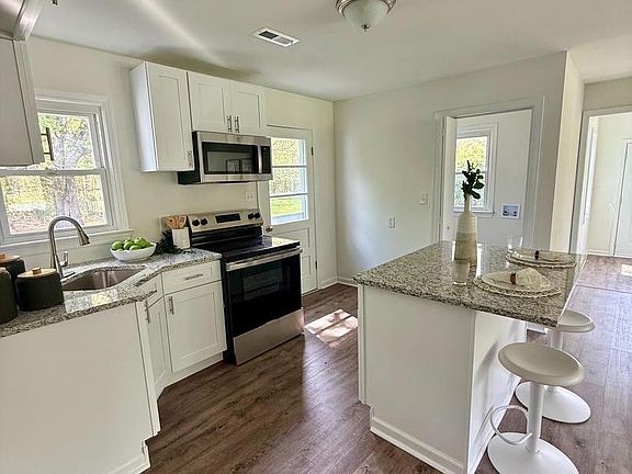 3rd image of 5839 Shady Side Rd