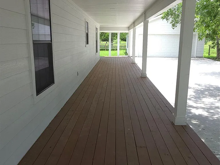 1585 County Road 237 — Photo 4