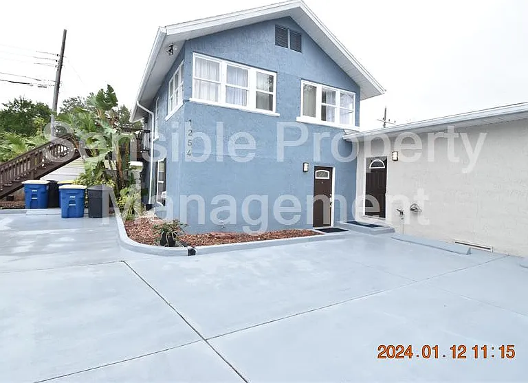 1254 Grove St #B — Photo 1