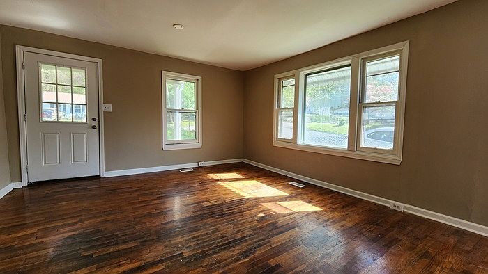 1st image of 301 Orleans St