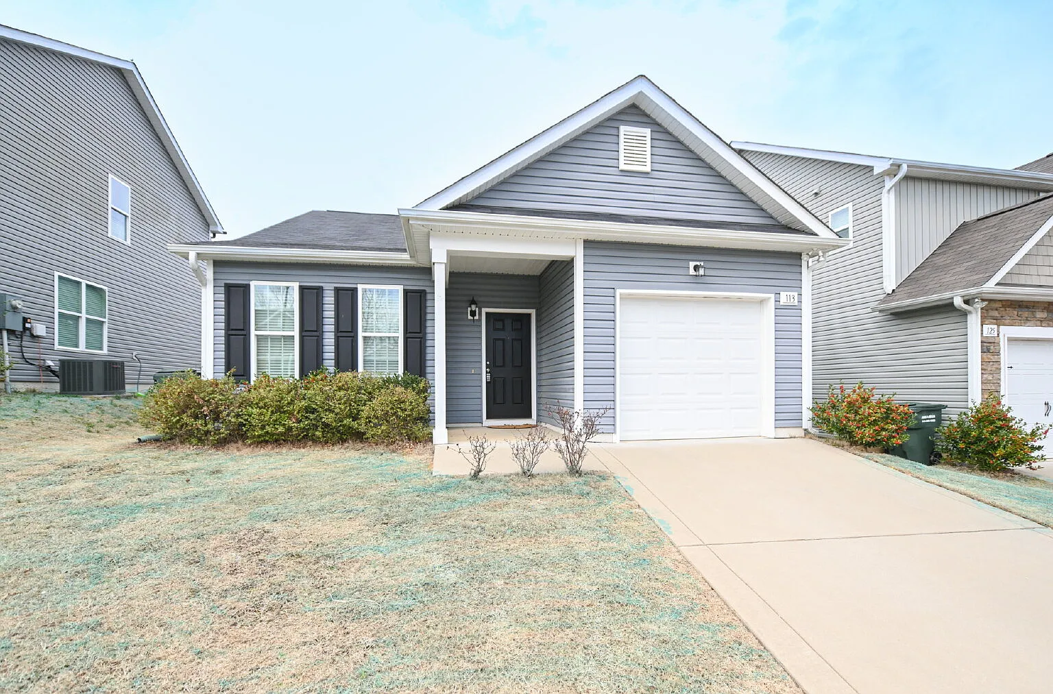 3 bed, 2.5 bath, 1290 sqft, $1,800 — Photo 2