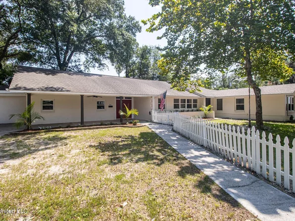 3 Wanda Pl, Gulfport, MS 39501