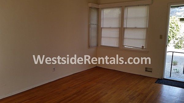 2nd image of 2446 Ocean Park Blvd APT B