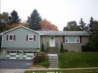 98 Sandquist Cir, Hamden, CT 06514