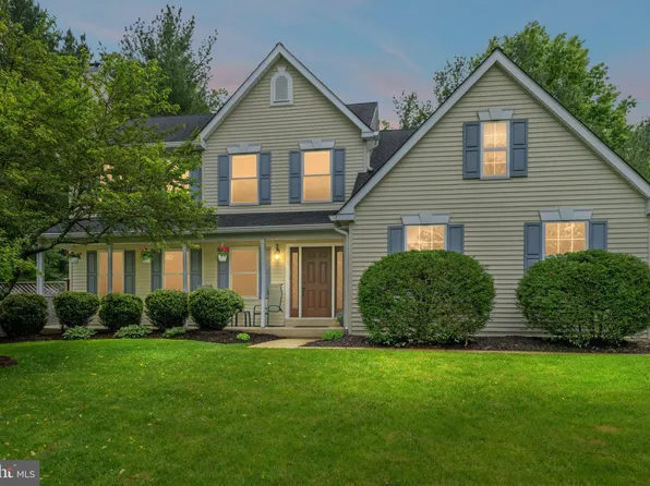 4693 Briar Cir, Doylestown, PA 18902