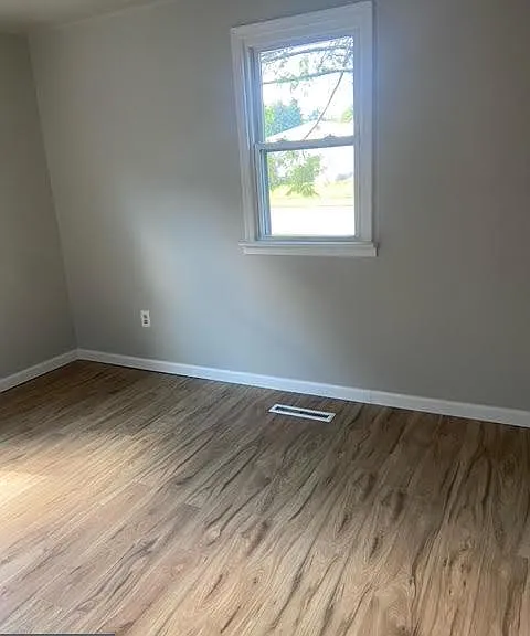 4908 Delbrook Rd — Photo 5