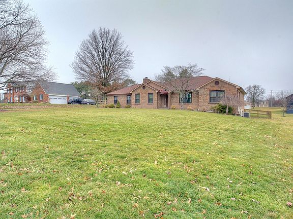 3rd image of 8138 Woodcreek Dr