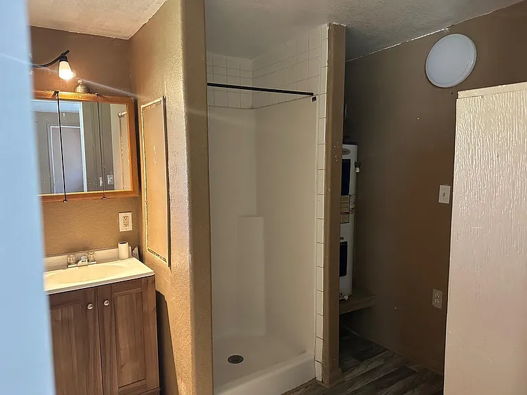 310 S Avenue D — Photo 6