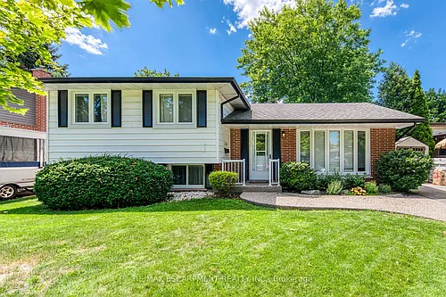 356 Dunlop Cres Photo 1