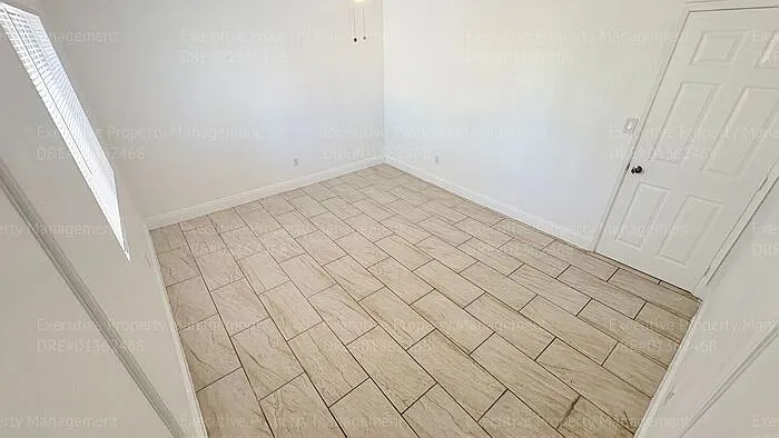 2909 S Chester Ave #7 — Photo 32