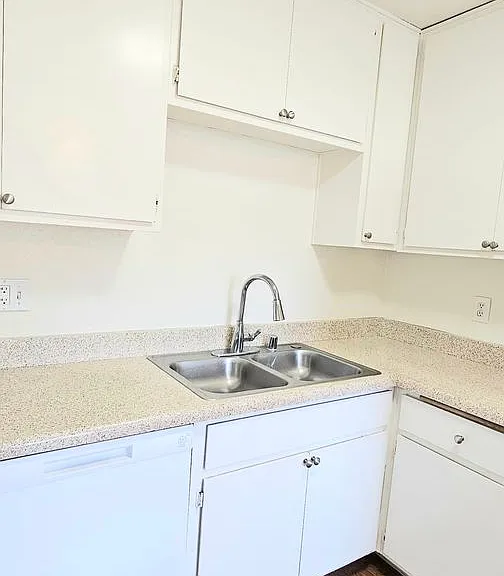 9669 Marilla Dr — Photo 32