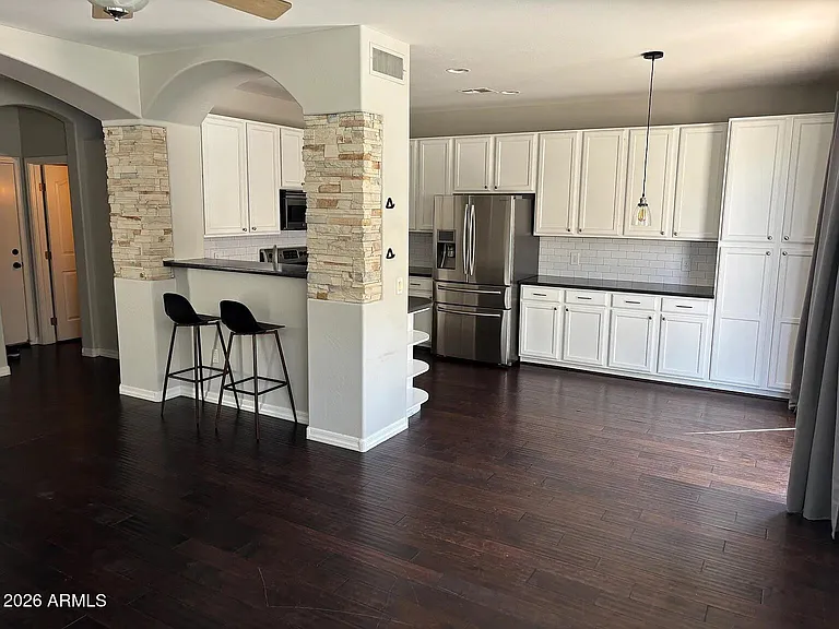 451 W Mountain Sage Dr — Photo 4
