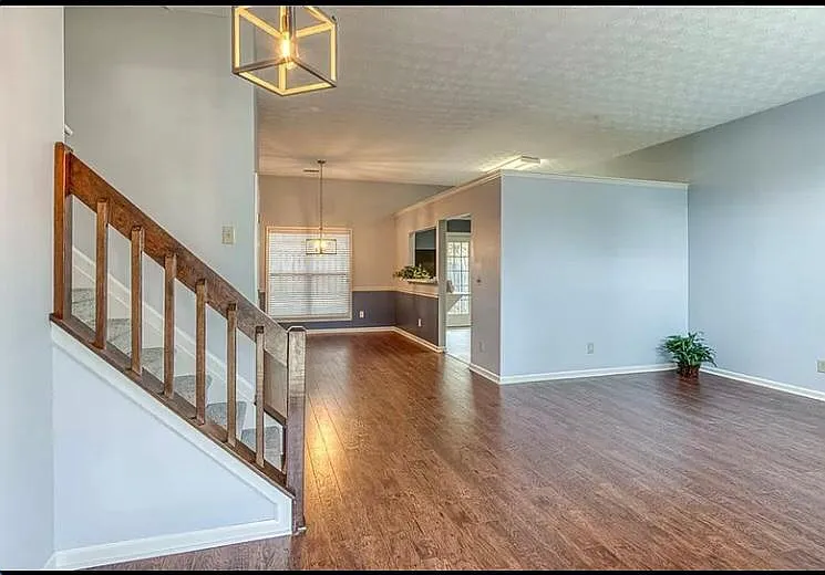 10760 Mortons Xing — Photo 2