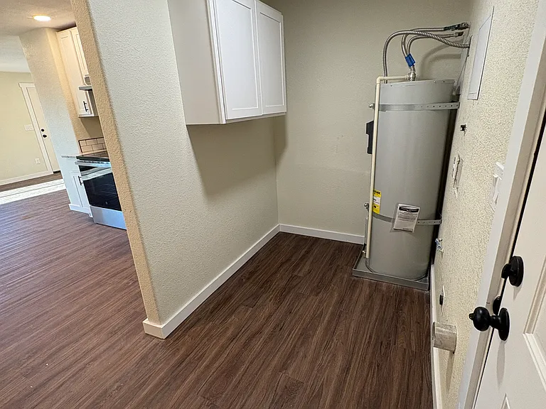 1460 Cascade Dr — Photo 8