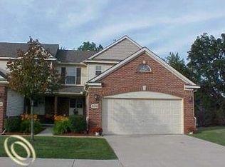 4690 Summer Ridge Dr, Howell, MI 48843