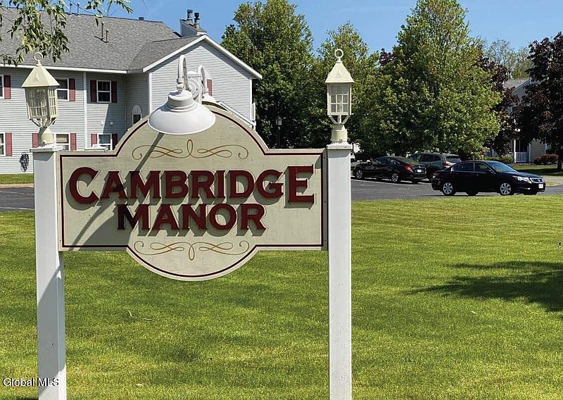 3rd image of 801 Cambridge Manor Drive