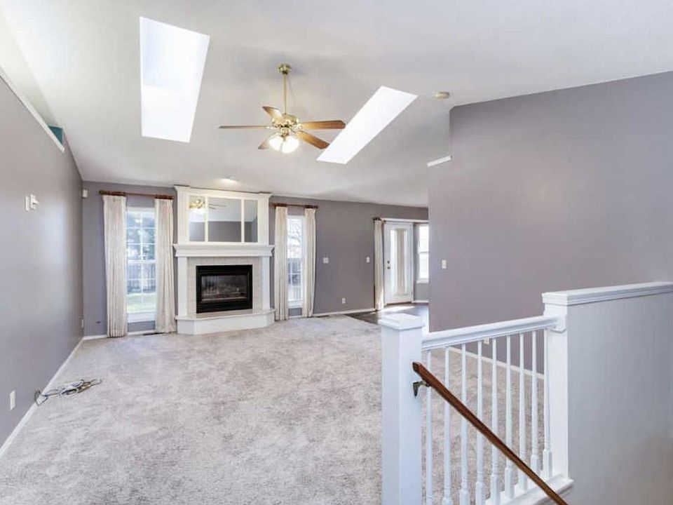 2nd image of 2722 N Meadow Oaks Ct