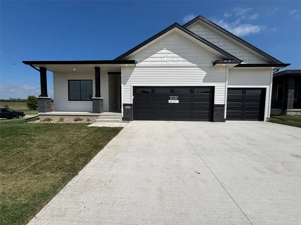 8141 Buckley St, Johnston, IA 50131